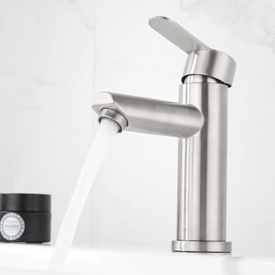 304単一の穴のステンレス鋼の洗面器のコックの熱く、冷たいニッケルのブラシ