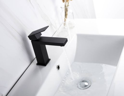 洗面器のための無鉛非錆つく黒い熱く、冷水のミキサー