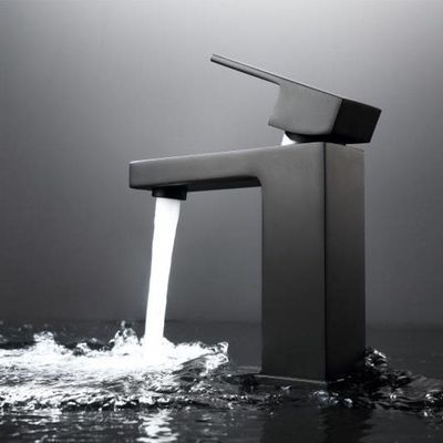 土の抵抗力があるブラシをかけられた黒い皿の洗浄コックの電気めっきの無光沢の黒い洗面器の蛇口
